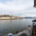 Apartment Riverfront Heritage House *