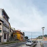 Riverfront Heritage House Apartament *