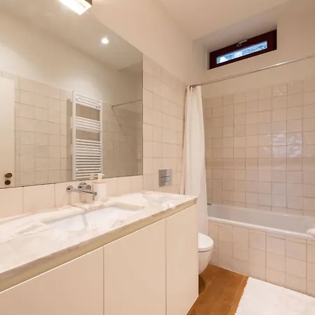 شقة Riverfront Heritage House *